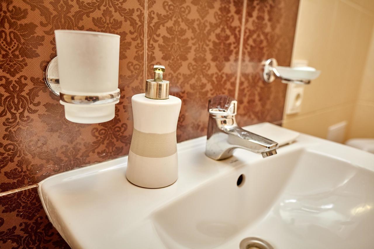 City Center Lux Family Apartment Vinnytsia Ngoại thất bức ảnh